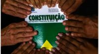 25 de março, Dia da Constituição, relembra a promulgação da primeira Constituição do Brasil em 1824, durante o governo de Dom Pedro I. Esse documento, o mais longevo do país, […]