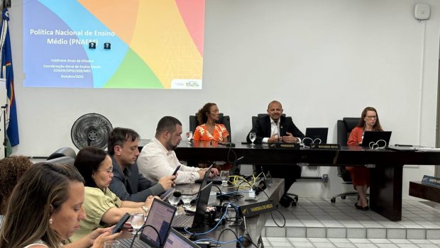 Na manhã do dia 29 de outubro de 2025, durante a quarta Reunião Plenária do mês de outubro, foi realizado debate sobre as políticas públicas voltadas ao Ensino Médio. A […]